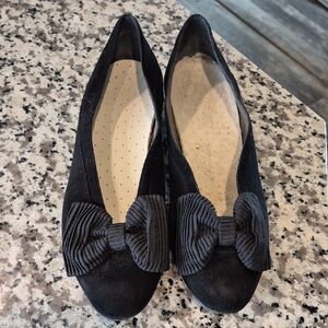 Chic Black Bow Loafers